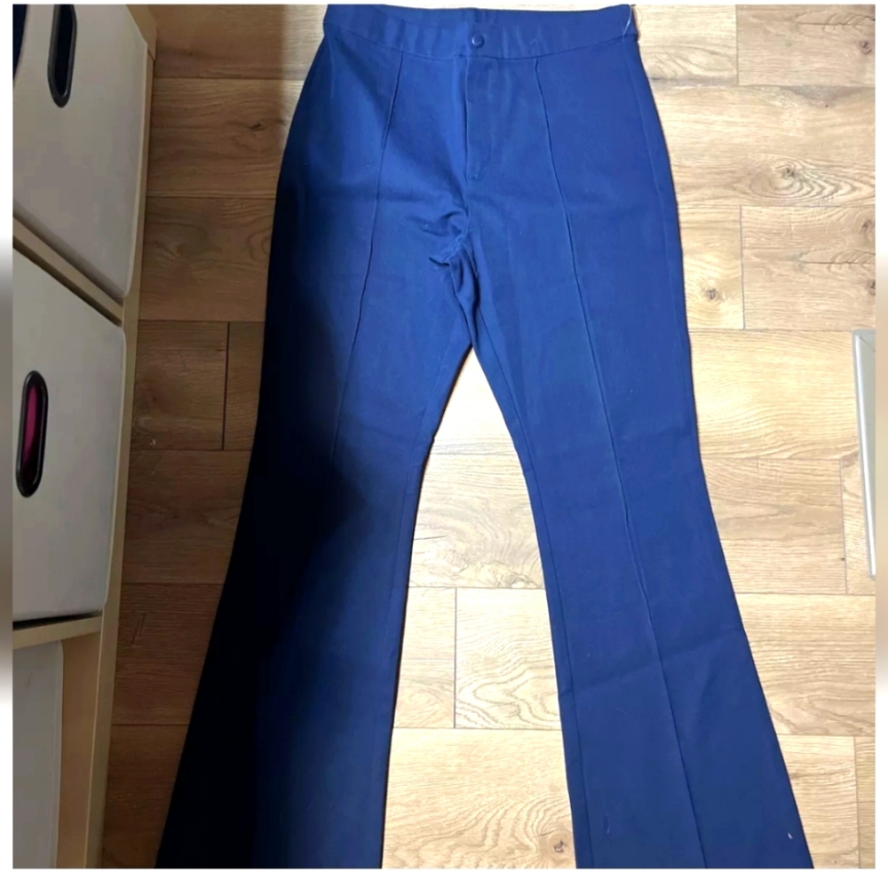 GAP High Rise Bi-Stretch Flared Navy blue trousers size 2
